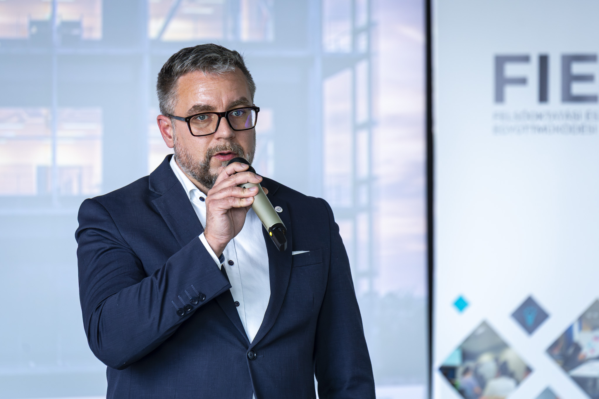 Dr Szabolcs Rámháp, Associate Professor and institutional coordinator of HSUP welcomed participants of the Demo Day (Photo: Máté Dudás)